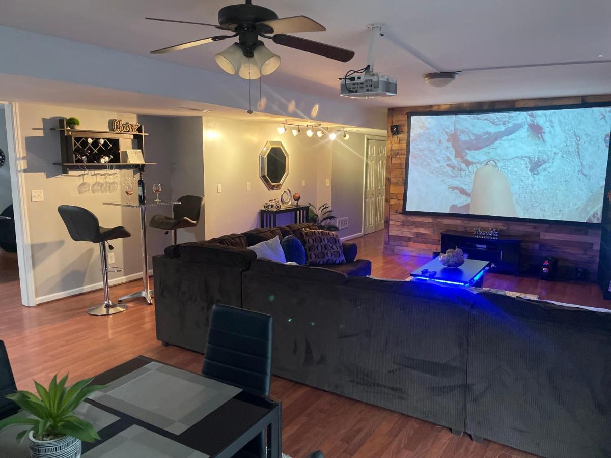 Ferienwohnung Cute 2-Brm Walkout Apt With Pool Table And Theater Lexington Exterior foto